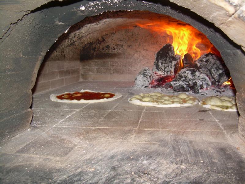Дровяная печь для пиццы